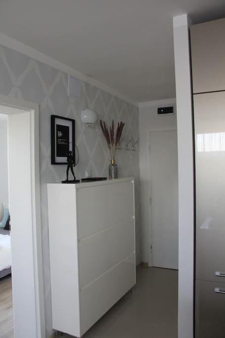 Ferienwohnung Uroczy, Jasny Apartament Oraz Bezplatny Parking! Krakau Exterior foto