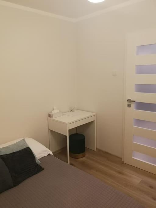 Ferienwohnung Uroczy, Jasny Apartament Oraz Bezplatny Parking! Krakau Exterior foto